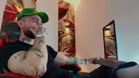 Snapshot of luke_davis01 chatting on 12/04/25, 01:31 LUKE online show from 12/04/25, 01:31