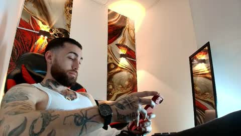 LUKE online show from 04/10/26, 01:05