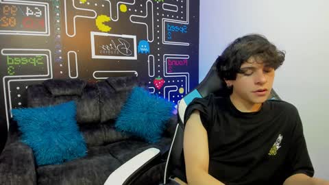 Snapshot of luke_howland chatting on 12/02/24, 08:22 Luke online show from 12/02/24, 08:22