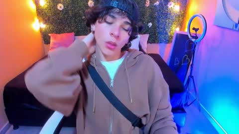 Snapshot of luke_howland chatting on 01/10/25, 08:15 Luke online show from 01/10/25, 08:15