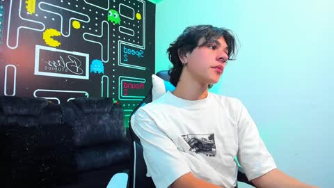 Snapshot of luke_howland chatting on 01/14/25, 08:26 Luke online show from 01/14/25, 08:26