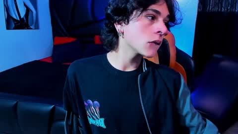 Snapshot of luke_howland chatting on 01/28/25, 08:15 Luke online show from 01/28/25, 08:15