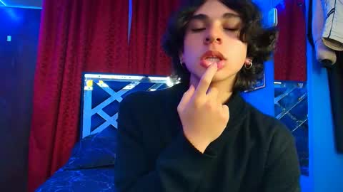 Snapshot of luke_howland chatting on 02/25/25, 09:35 Luke online show from 02/25/25, 09:35