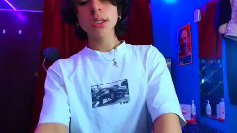 Snapshot of luke_howland chatting on 02/28/25, 09:23 Luke online show from 02/28/25, 09:23