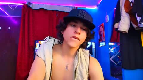 Snapshot of luke_howland chatting on 03/08/25, 01:06 Luke online show from 03/08/25, 01:06