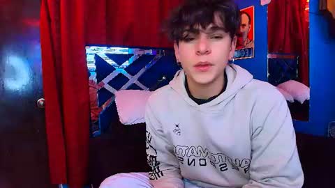 Snapshot of luke_howland chatting on 06/12/26, 04:44 Luke online show from 06/12/26, 04:44