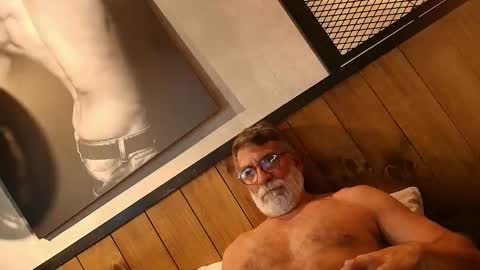 Snapshot of lukecrews chatting on 01/28/25, 02:32 Luke Crews online show from 01/28/25, 02:32