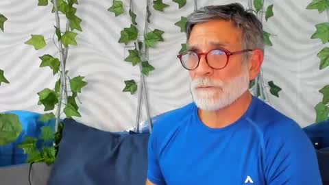 Snapshot of lukecrews chatting on 03/04/25, 07:22 Luke Crews online show from 03/04/25, 07:22