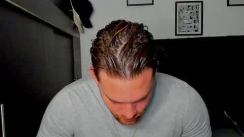 Snapshot of lukeglanton17 chatting on 02/28/25, 01:37 Luke online show from 02/28/25, 01:37