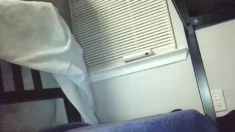 Luke online show from 11/12/25, 04:02