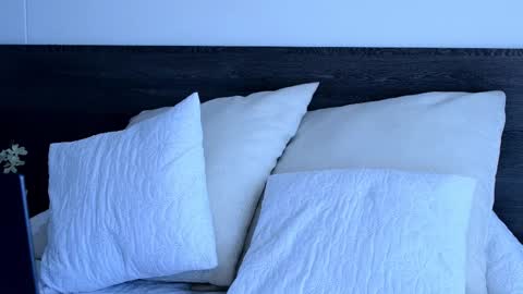 Lukhas f4f online show from 10/12/25, 08:41