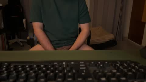 Snapshot of lukko33 chatting on 12/18/25, 05:02 lukko33 online show from 12/18/25, 05:02