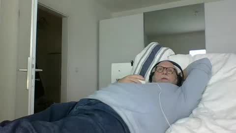 Snapshot of luley58 chatting on 01/30/25, 03:40 luley58 online show from 01/30/25, 03:40