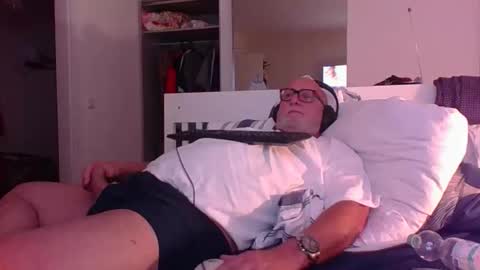 Snapshot of luley58 chatting on 09/10/25, 03:50 luley58 online show from 09/10/25, 03:50