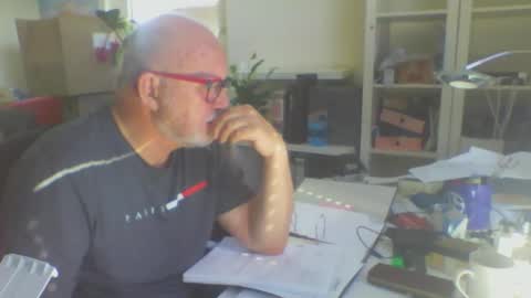 Snapshot of luley58 chatting on 05/22/26, 03:06 luley58 online show from 05/22/26, 03:06