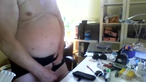 Snapshot of luley58 chatting on 05/25/26, 06:41 luley58 online show from 05/25/26, 06:41