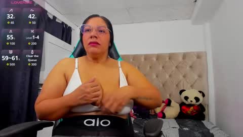 Snapshot of lulu_f1 chatting on 09/28/25, 02:00  ferrer   online show from 09/28/25, 02:00