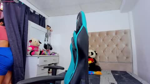 Snapshot of lulu_f1 chatting on 10/16/25, 03:13  ferrer   online show from 10/16/25, 03:13