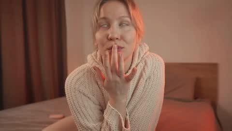 Snapshot of lulu_lovett chatting on 12/12/24, 12:33 lulu_lovett online show from 12/12/24, 12:33