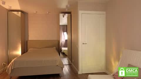 Snapshot of lulu_moons chatting on 10/25/25, 03:51 Lulu online show from 10/25/25, 03:51