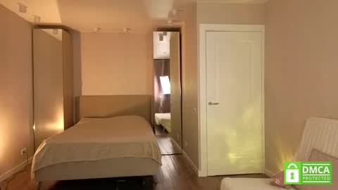 Snapshot of lulu_moons chatting on 12/13/25, 07:53 Lulu online show from 12/13/25, 07:53