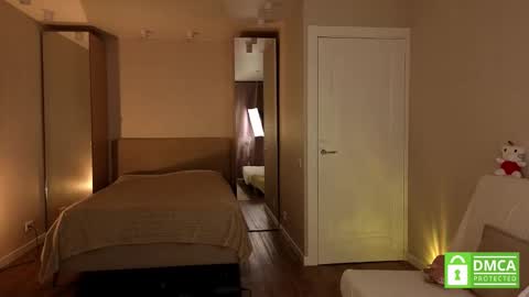 Snapshot of lulu_moons chatting on 02/14/26, 03:42 Lulu online show from 02/14/26, 03:42