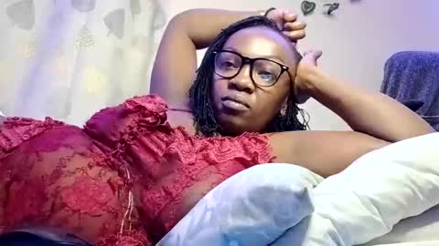 lulu_sparks1 online show from 11/16/25, 01:22