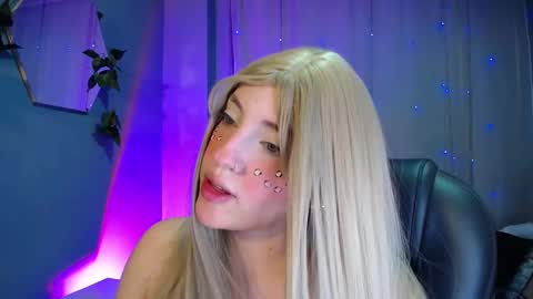 Snapshot of lulugh_ chatting on 10/17/25, 08:00 lulu online show from 10/17/25, 08:00