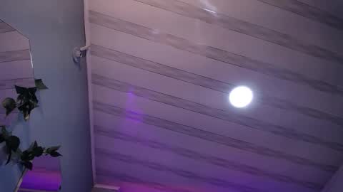 Snapshot of lulugh_ chatting on 10/21/25, 07:58 lulu online show from 10/21/25, 07:58