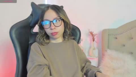 luluuberry online show from 11/08/25, 01:00