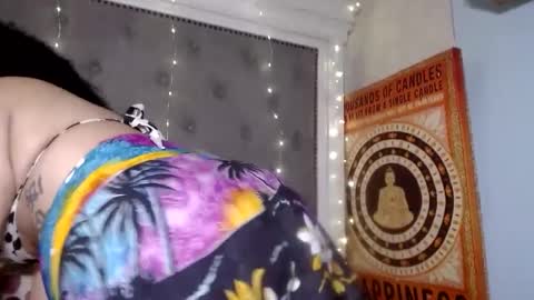 Snapshot of luluvalenttine chatting on 02/22/25, 05:02 LuLu Valenttine Hot Sexy HawaiianCape Verde online show from 02/22/25, 05:02