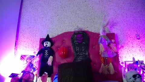 Luly online show from 10/24/25, 10:28