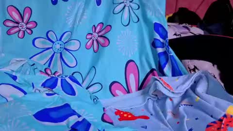 Snapshot of luly_blue chatting on 06/16/26, 04:37 Luly online show from 06/16/26, 04:37