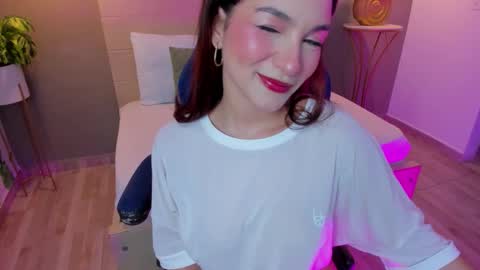 Snapshot of luma_sky chatting on 10/25/25, 04:53 L U M A online show from 10/25/25, 04:53