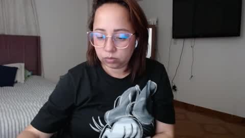 LUMI     online show from 02/03/25, 03:42