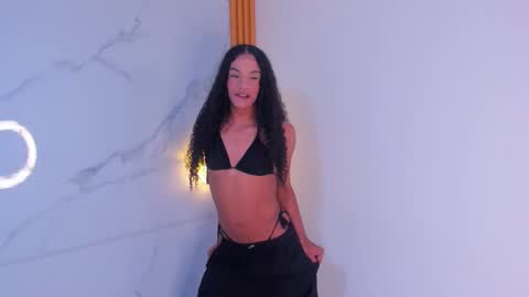 luminous__queen online show from 10/16/25, 12:17