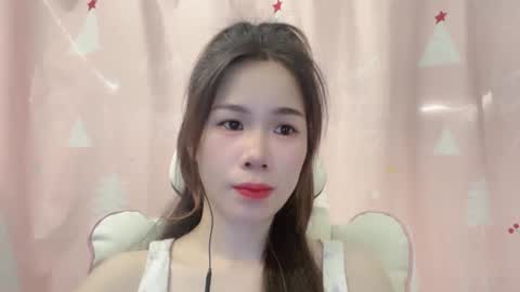 Luna online show from 05/18/26, 01:56