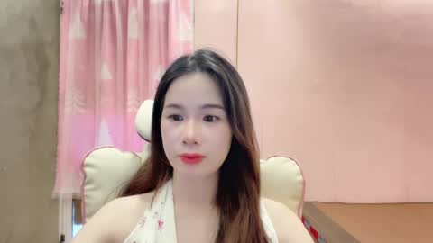 Snapshot of luna4739 chatting on 07/16/26, 10:21 Luna online show from 07/16/26, 10:21