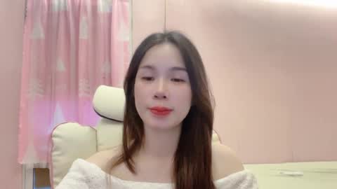 Snapshot of luna4739 chatting on 07/25/26, 12:42 Luna online show from 07/25/26, 12:42