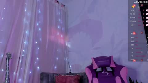 Snapshot of luna__cute chatting on 12/03/24, 06:17 Luna online show from 12/03/24, 06:17