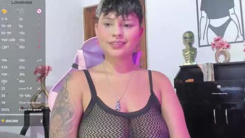 Snapshot of luna__cute chatting on 10/03/25, 11:02 Luna online show from 10/03/25, 11:02