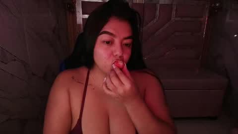 Snapshot of luna__r_ chatting on 05/26/26, 03:13 Luna online show from 05/26/26, 03:13