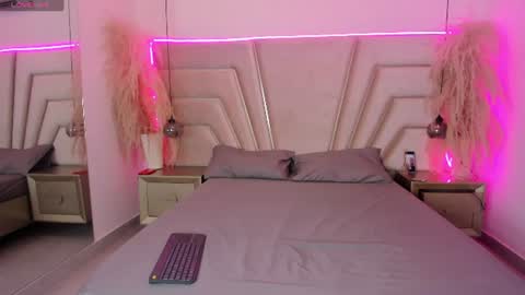 luna_and_axell online show from 06/29/26, 11:32