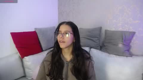 Luna And Titan  online show from 02/04/26, 12:11