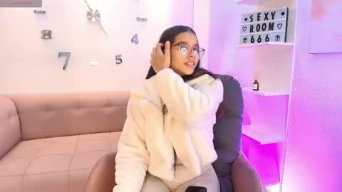 Luna And Titan  online show from 02/11/26, 03:33