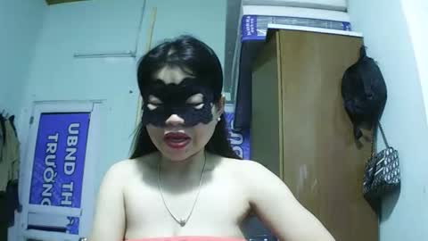 Snapshot of luna_beauty25 chatting on 11/11/25, 08:36 luna_beauty25 online show from 11/11/25, 08:36