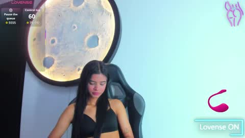 luna_bella_23 online show from 05/20/26, 04:07