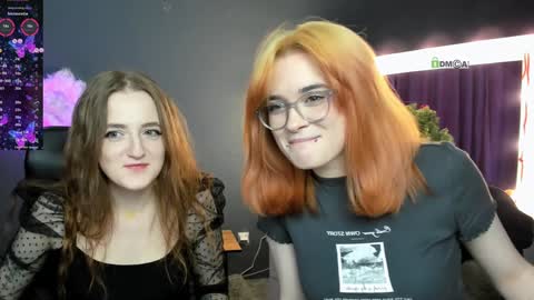 luna_berryy online show from 12/23/24, 07:41