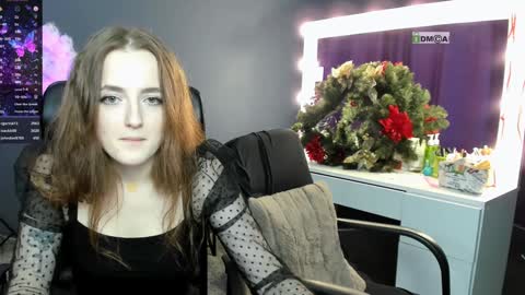 luna_berryy online show from 12/24/24, 04:55
