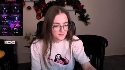 luna_berryy online show from 01/03/25, 11:23